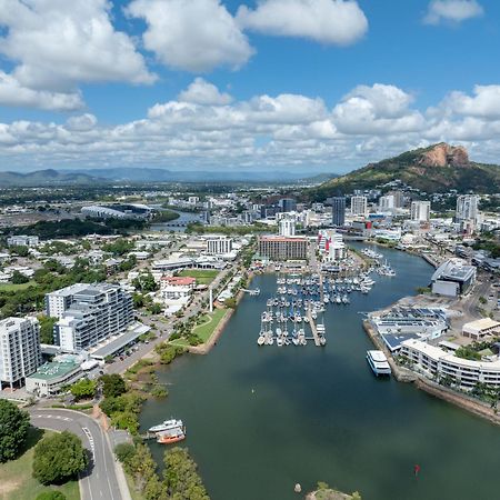 Oaks Townsville Metropole Hotel المظهر الخارجي الصورة
