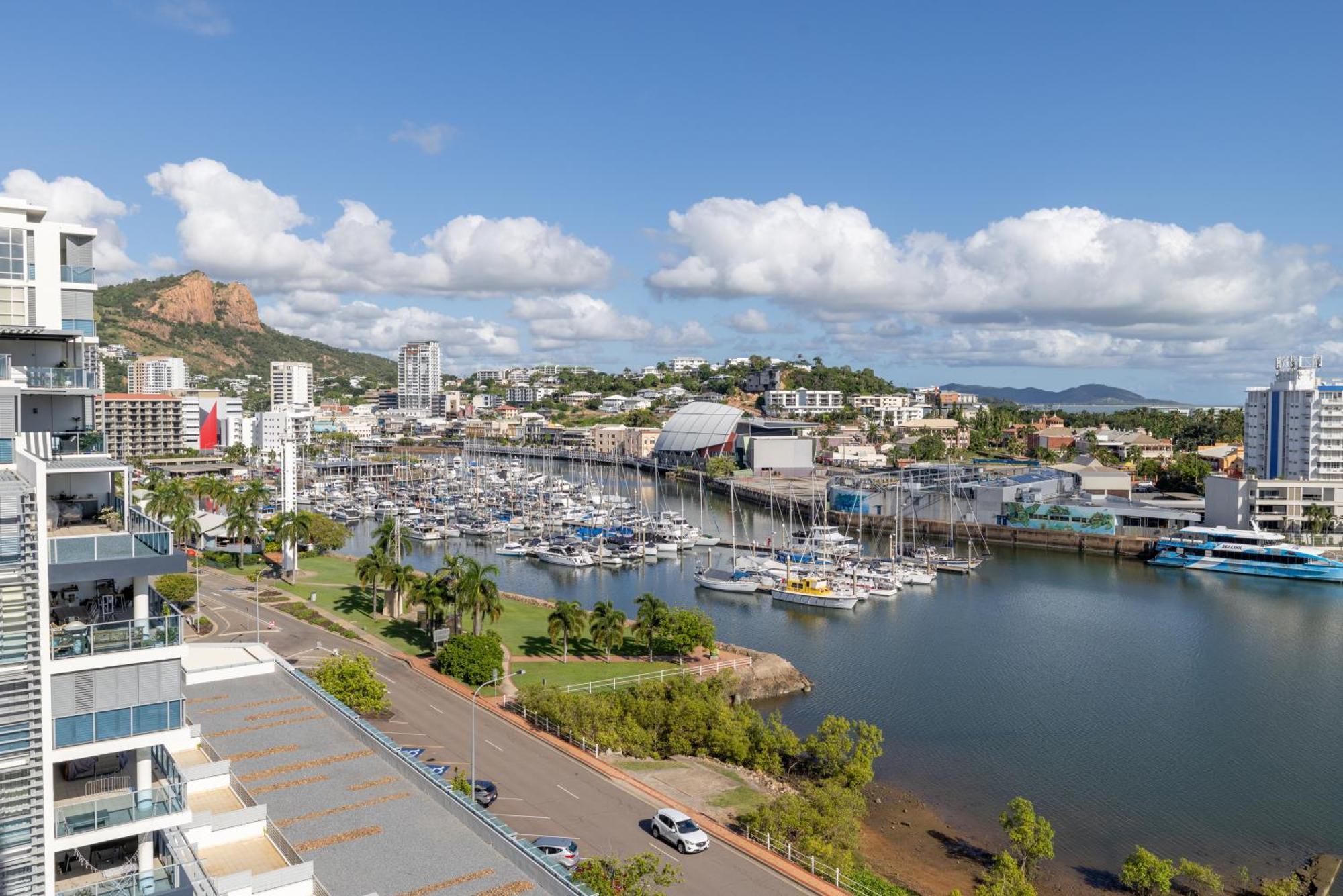 Oaks Townsville Metropole Hotel المظهر الخارجي الصورة