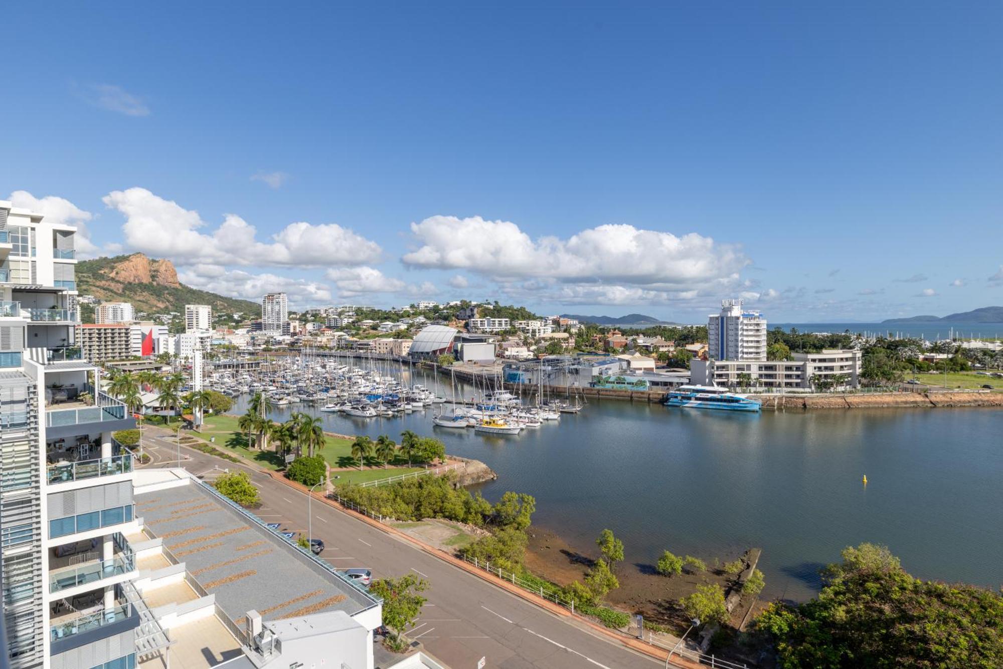 Oaks Townsville Metropole Hotel المظهر الخارجي الصورة