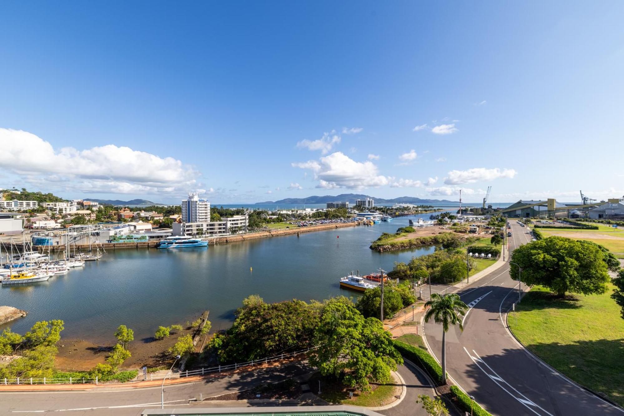 Oaks Townsville Metropole Hotel المظهر الخارجي الصورة