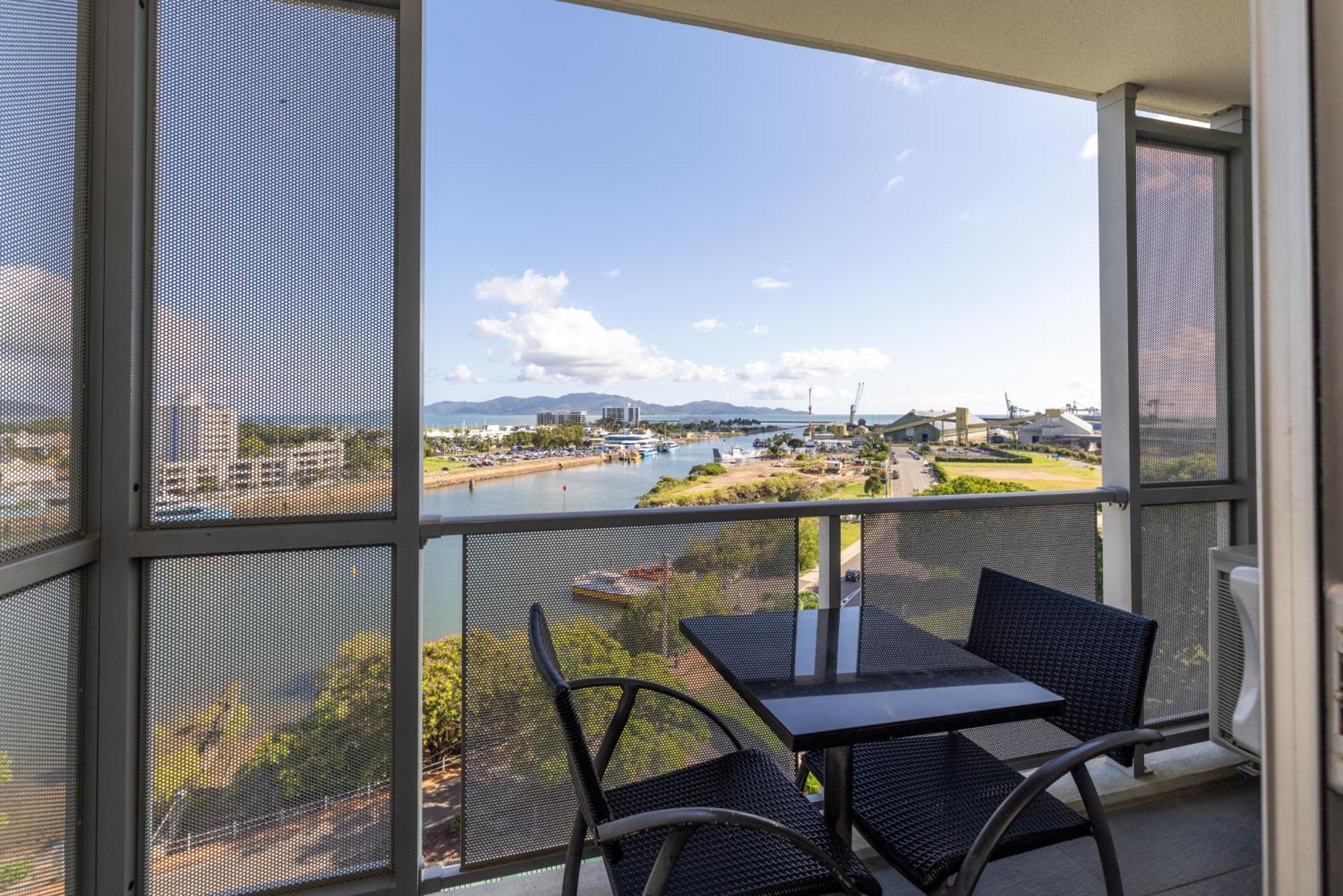 Oaks Townsville Metropole Hotel المظهر الخارجي الصورة