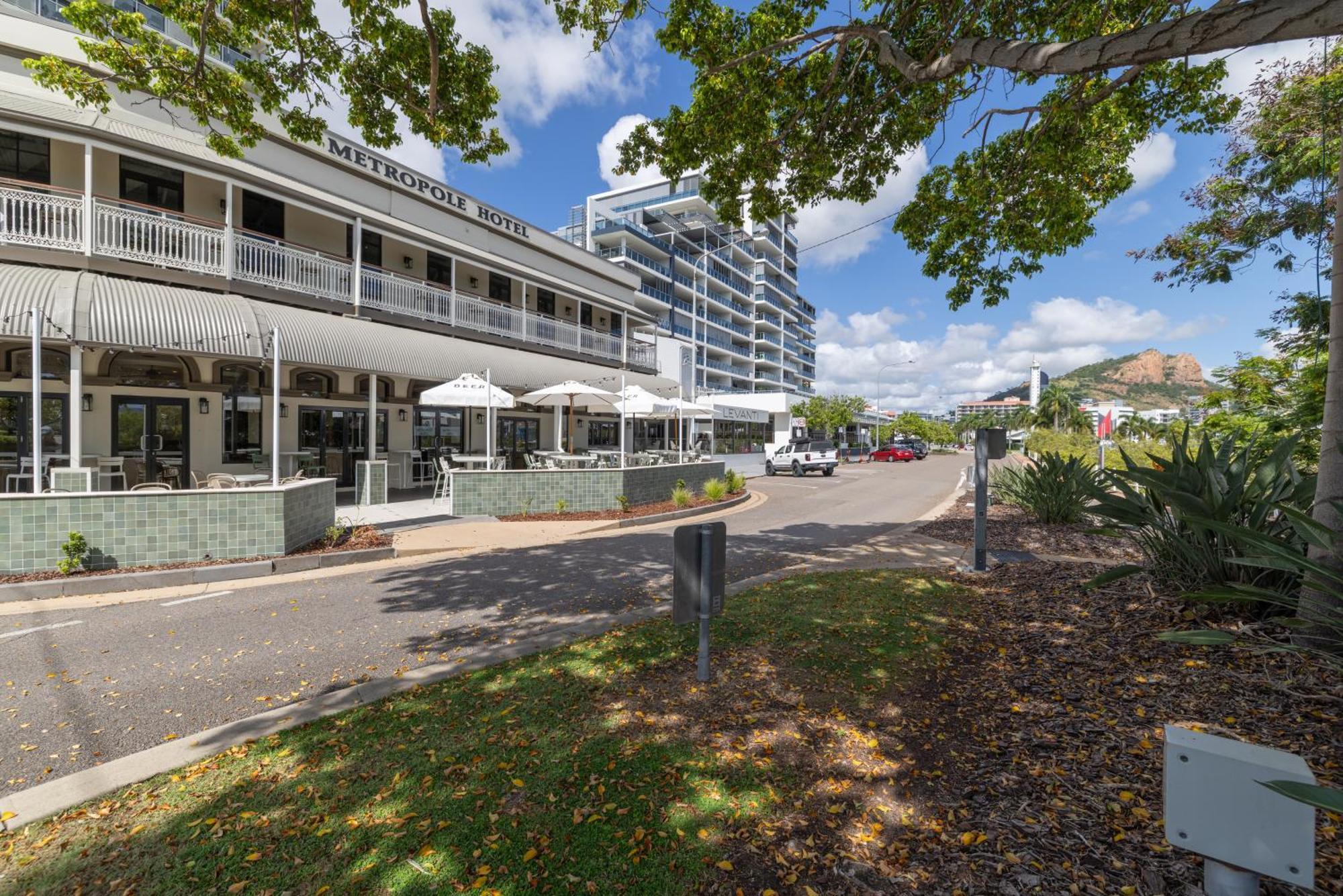 Oaks Townsville Metropole Hotel المظهر الخارجي الصورة