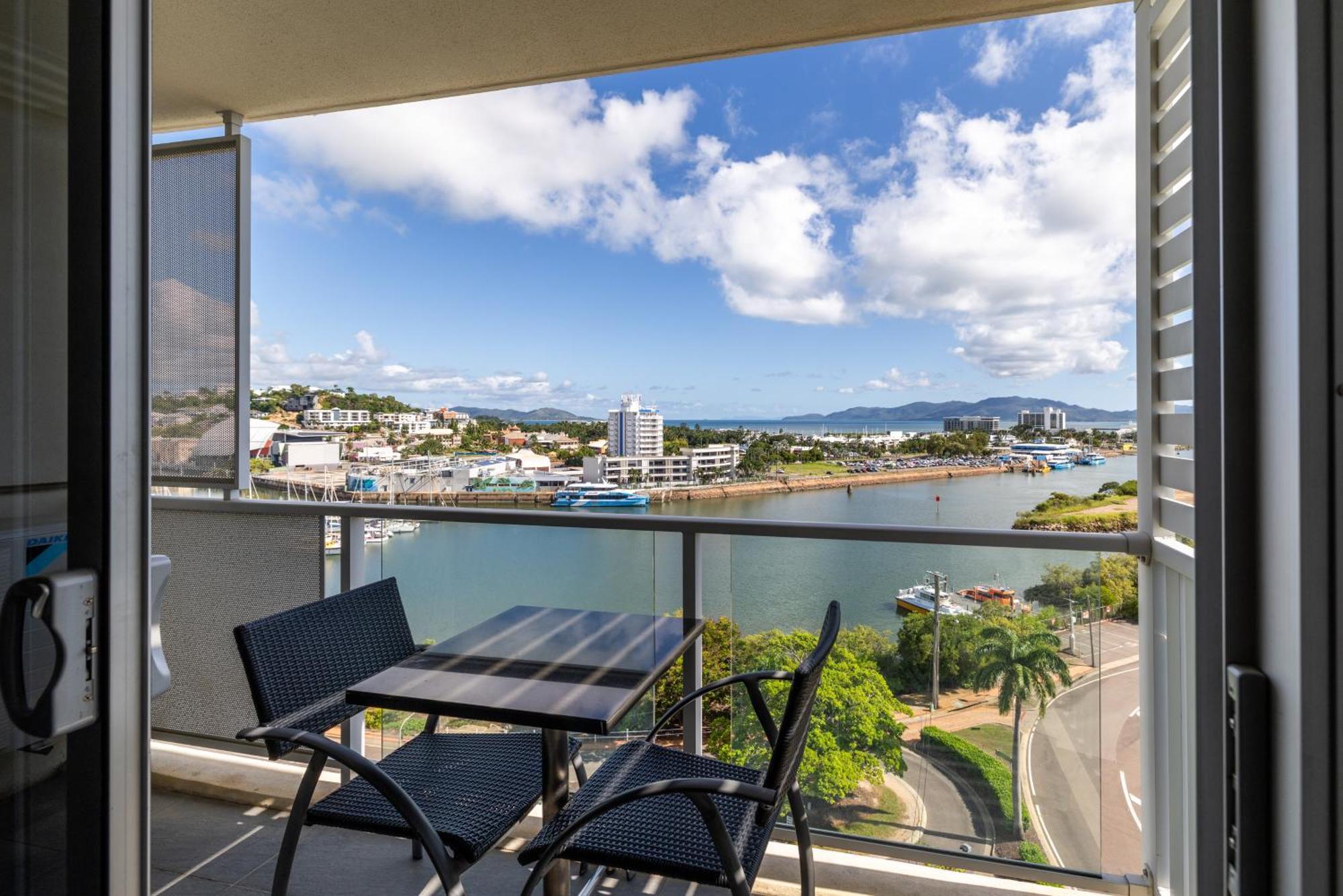 Oaks Townsville Metropole Hotel المظهر الخارجي الصورة