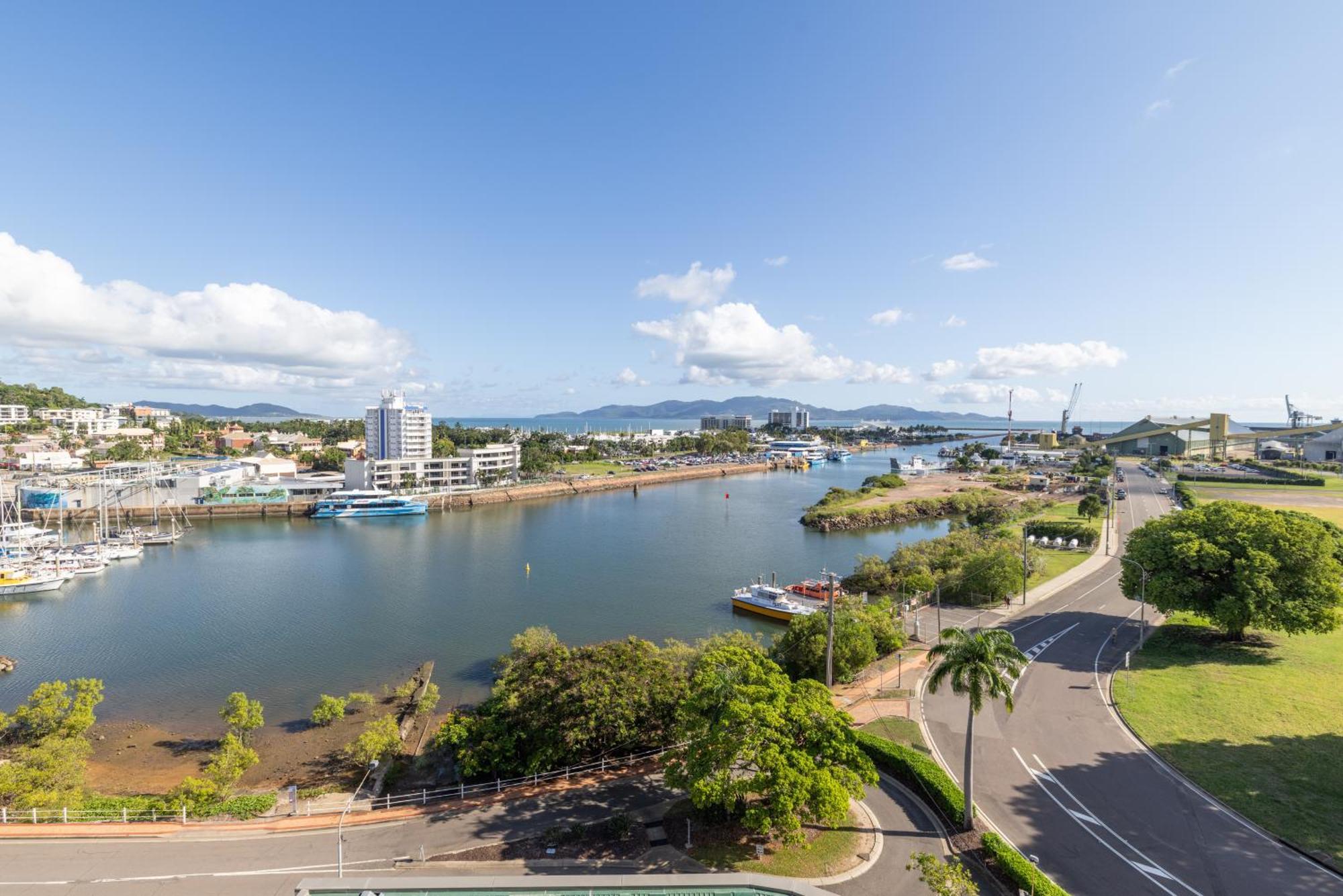 Oaks Townsville Metropole Hotel المظهر الخارجي الصورة
