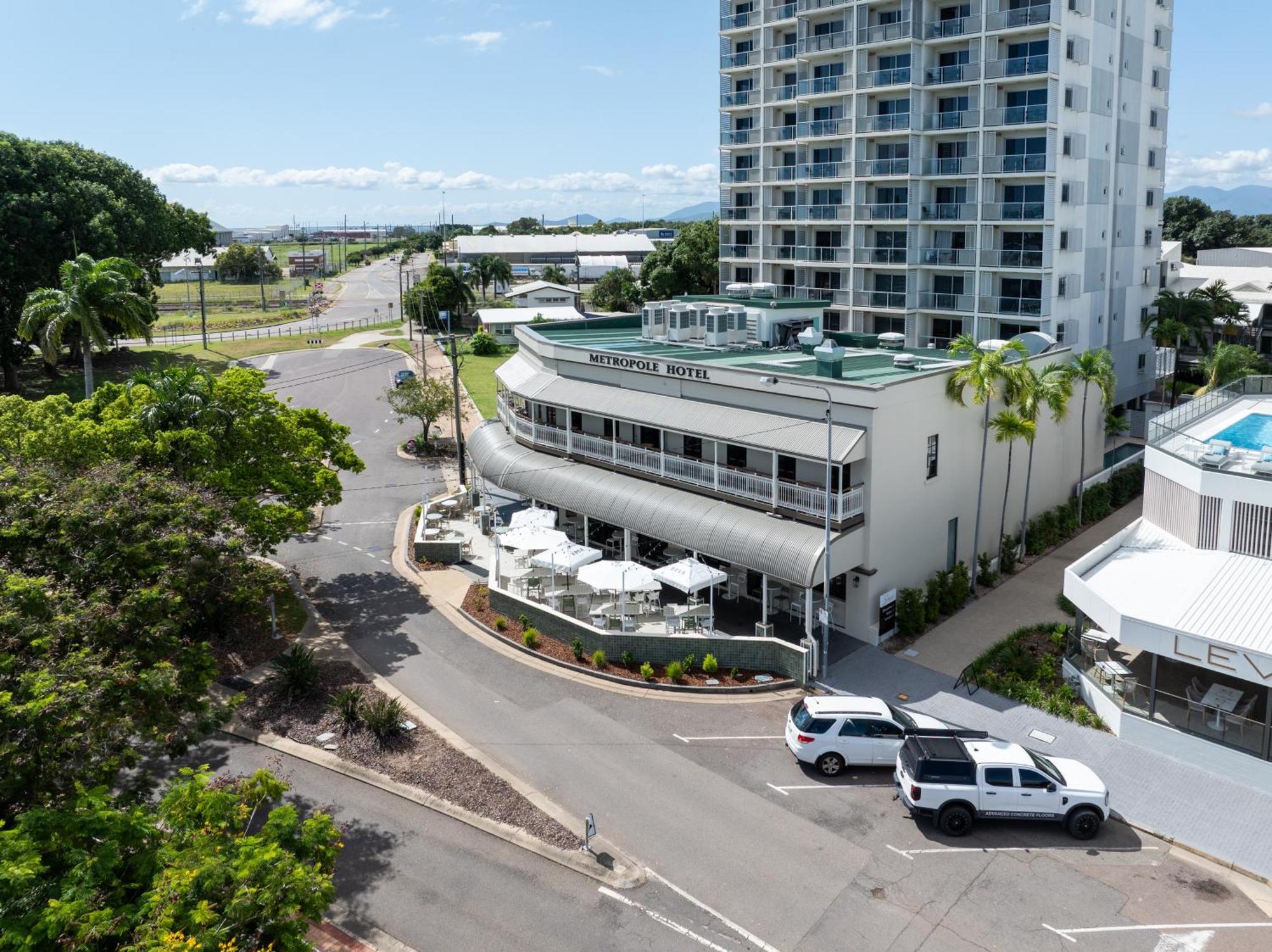 Oaks Townsville Metropole Hotel المظهر الخارجي الصورة